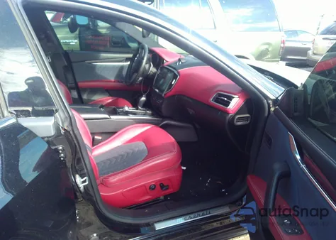 2017 Maserati Ghibli S z USA, uszkodzony, nr VIN ZAM57RSL3H1262612